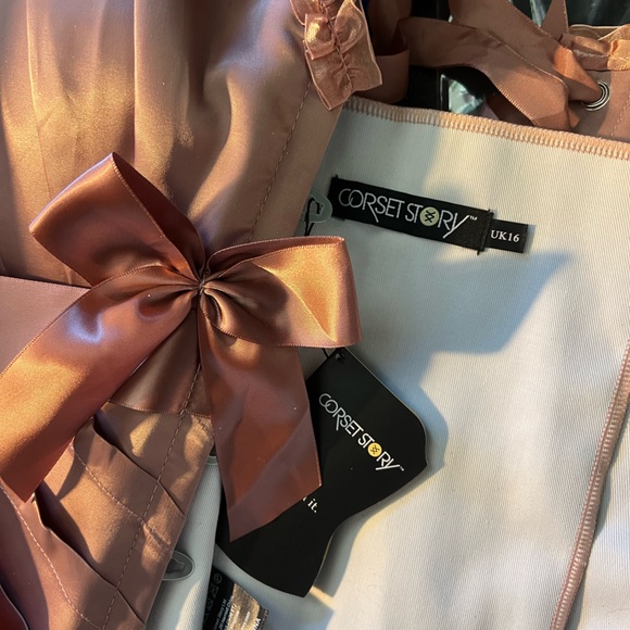 Corset Story Lot of 5 Items! - Picture 9 of 11